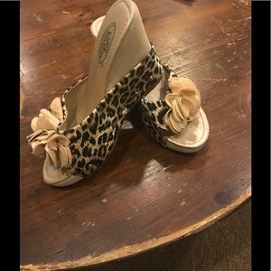 Leopard  hardly worn wedge slides very comfortable